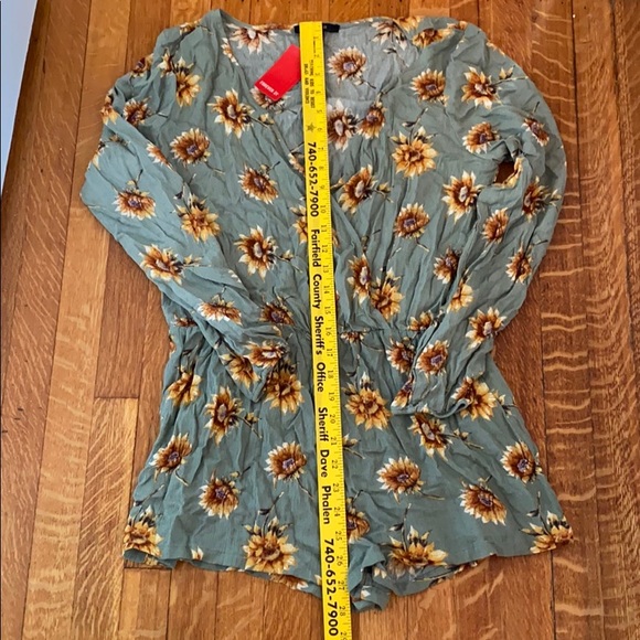 NWT FOREVER 21 Romper - Size L - Picture 4 of 5